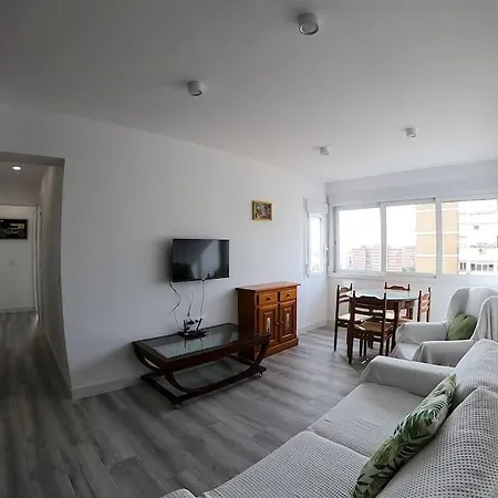 Roch - Stylish Near Metro *