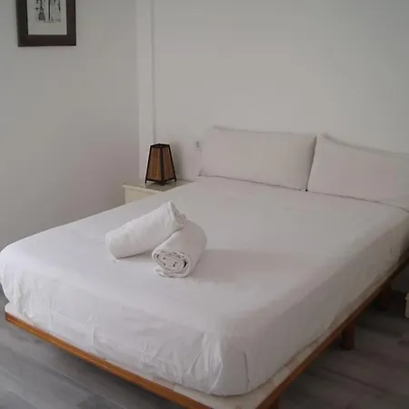 Apartment Roch - Stylish Near Metro Seville